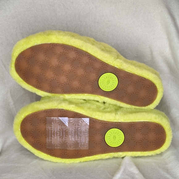 UGG Fluff Yeah Slides Parakeet Green Sandals Womens 6 BNWB - Picture 5 of 7